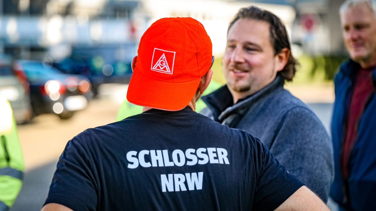 Schlosser Tarifrunde 2025 Warnstreik  