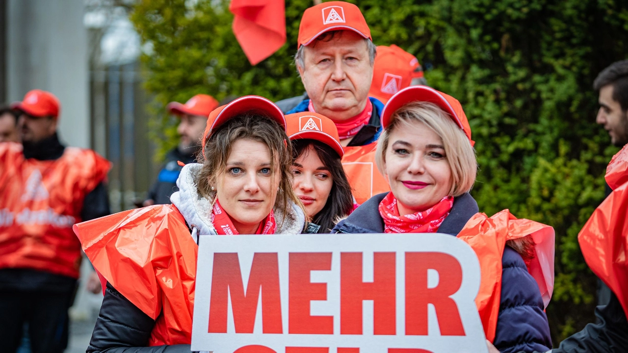 Warnstreik Textil-Tarifrunde in Rheine am 23.03.2023