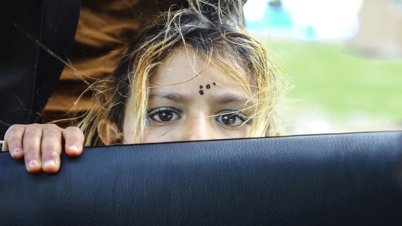 Kleines Mädchen in Flüchtlingslager