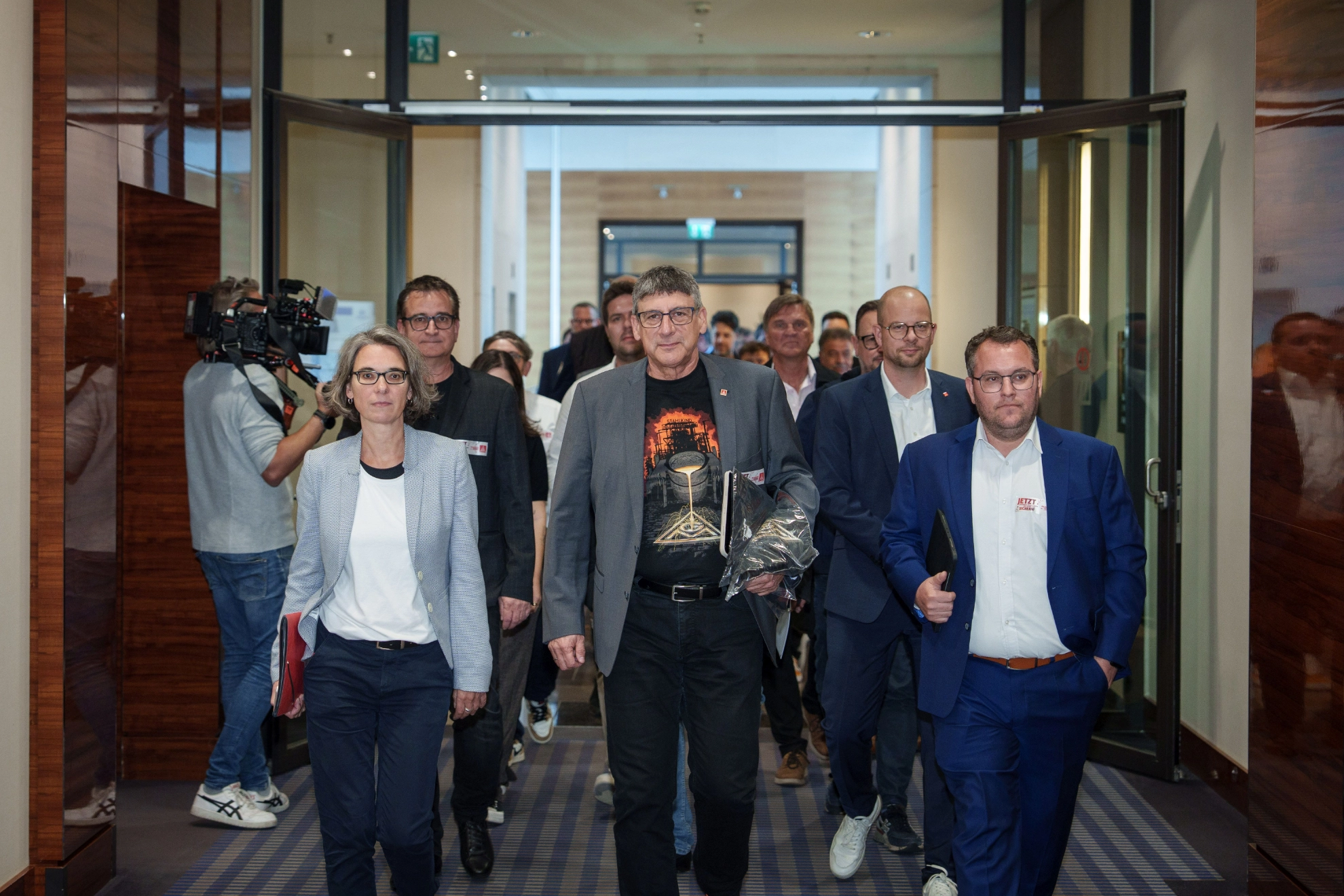 Foto Auftakt zur zweiten Verhandlung