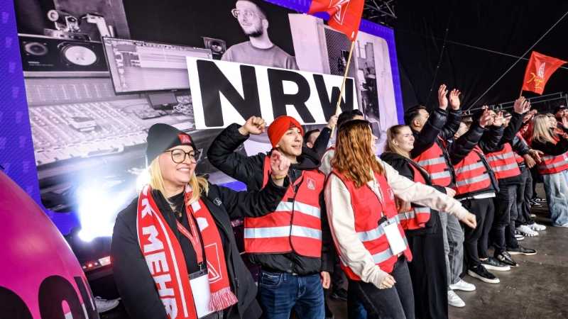 Jugendaktion NRW mit Song auf der Bühne