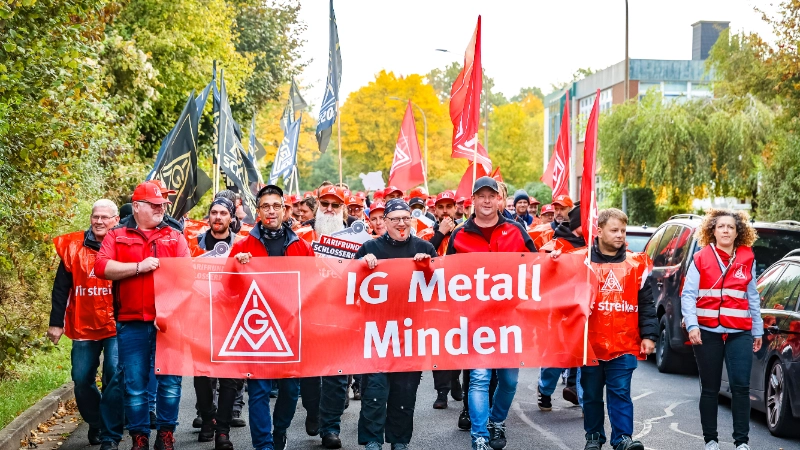 Schlosser Tarifrunde 2025 Warnstreik  