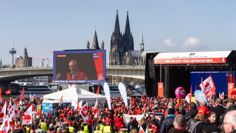 Michael Vassiliadis auf dem Screen
