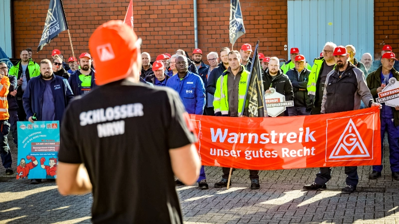 Schlosser Tarifrunde 2025 Warnstreik  